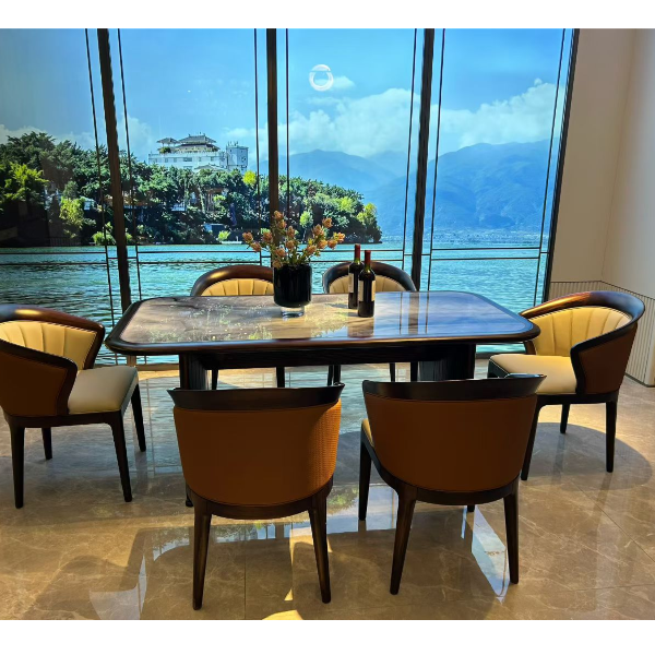黑檀木餐桌